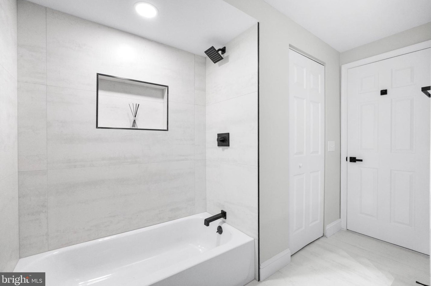 8740 Fls Chapel Way, Rockville MD 20854-2455 exterior