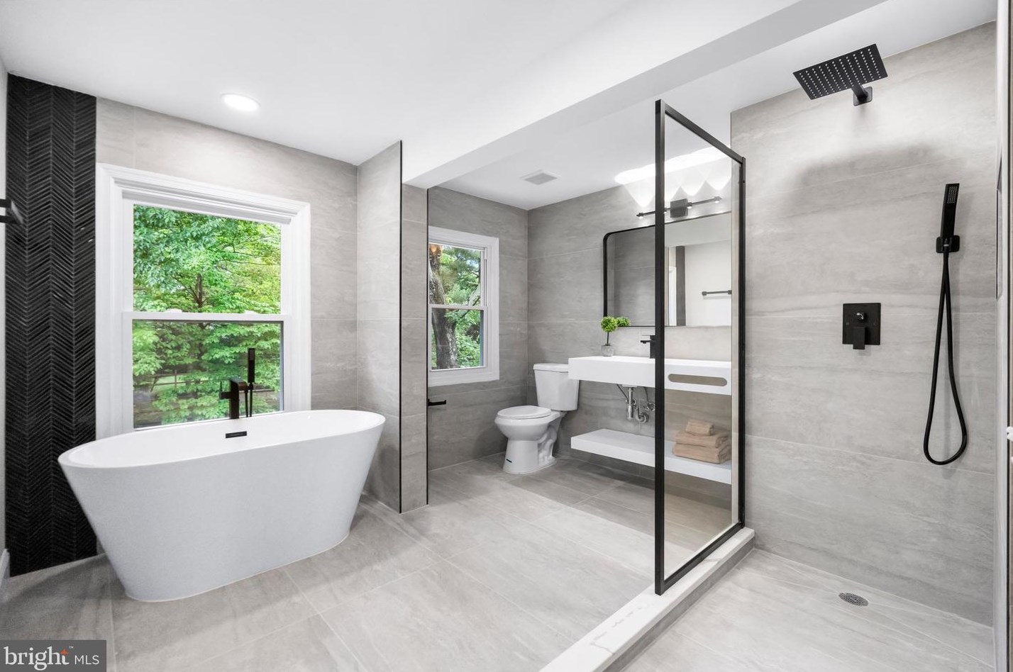 8740 Fls Chapel Way, Rockville MD 20854-2455 exterior