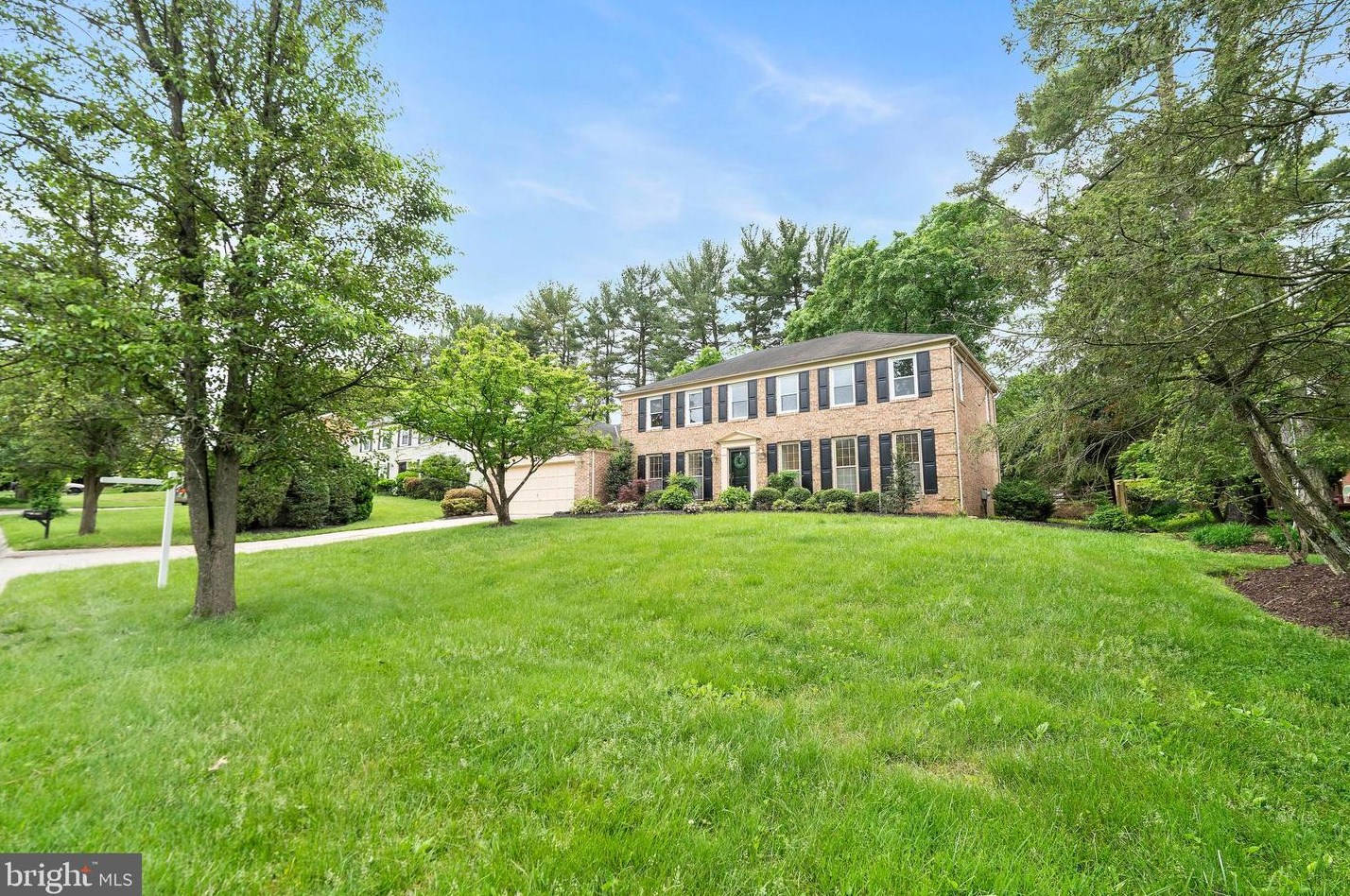 8740 Fls Chapel Way, Rockville MD 20854-2455 exterior