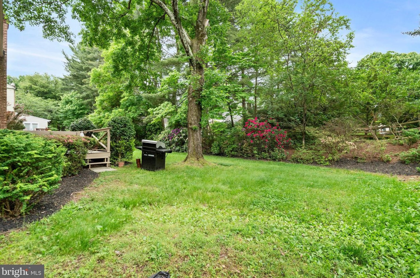 8740 Fls Chapel Way, Rockville MD 20854-2455 exterior