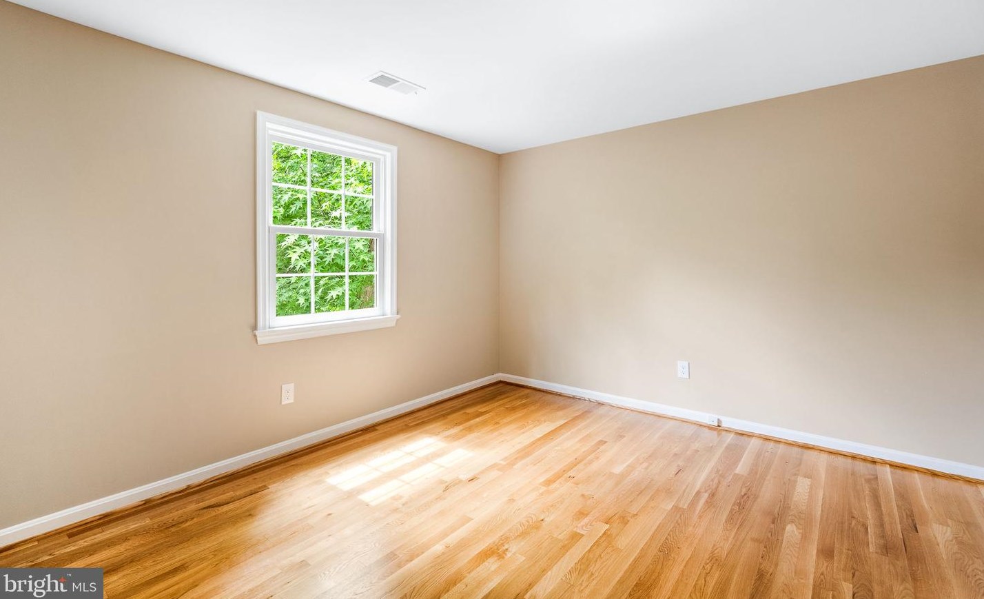 1830 Greenplace Ter, Rockville MD 20850-2942 exterior