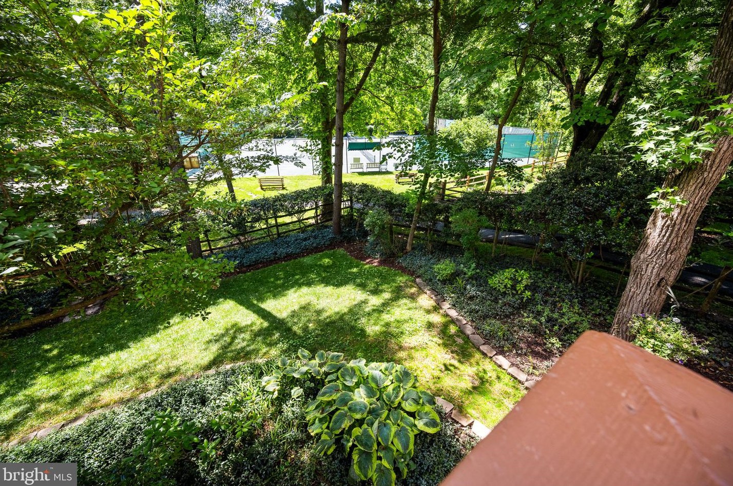 1830 Greenplace Ter, Rockville MD 20850-2942 exterior