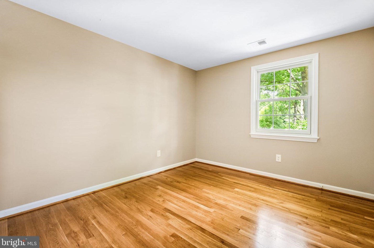 1830 Greenplace Ter, Rockville MD 20850-2942 exterior