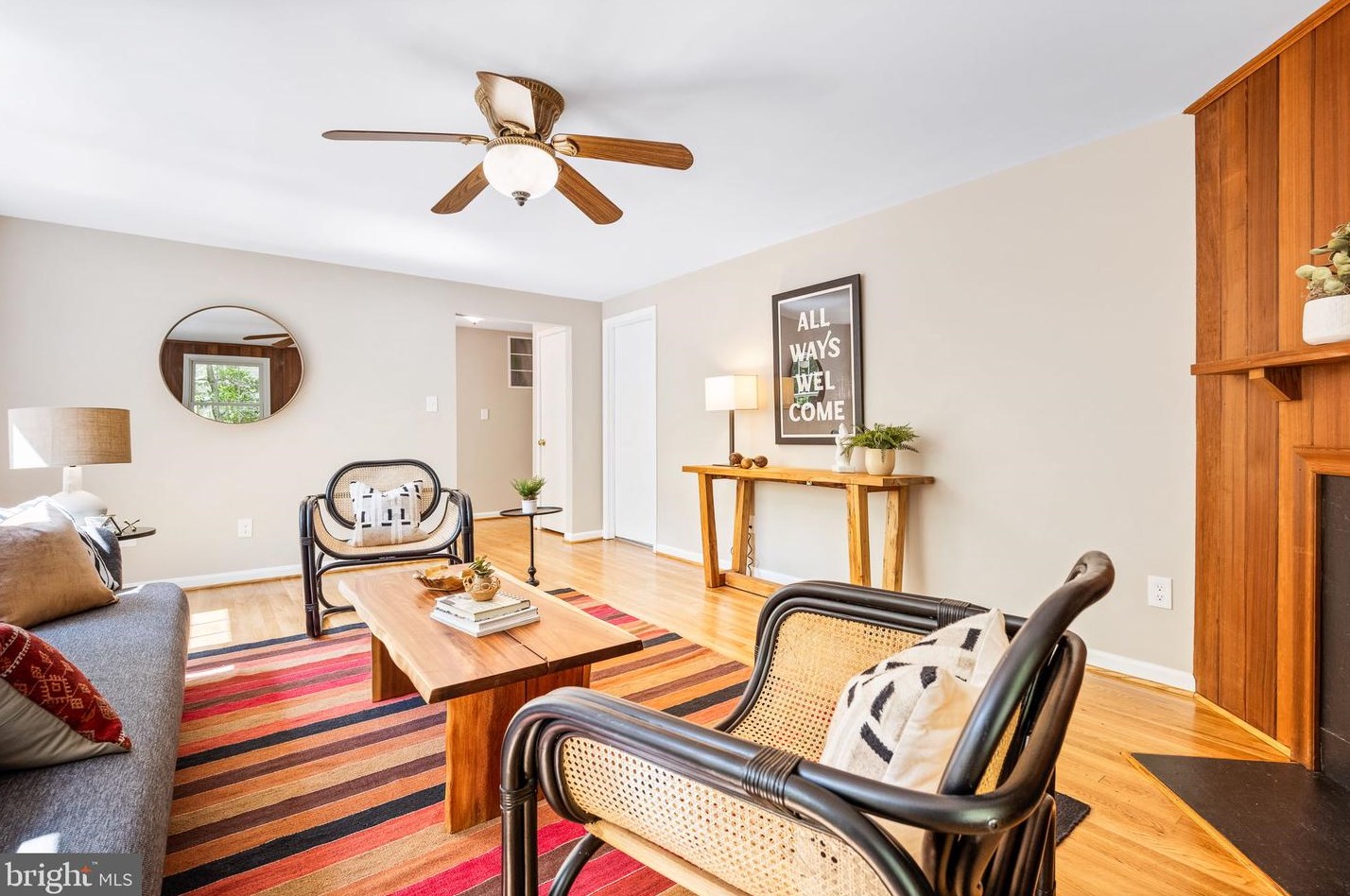 1830 Greenplace Ter, Rockville MD 20850-2942 exterior