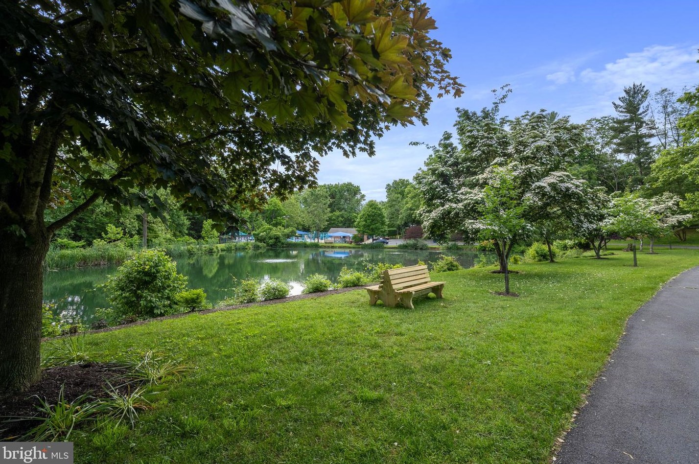 1830 Greenplace Ter, Rockville MD 20850-2942 exterior