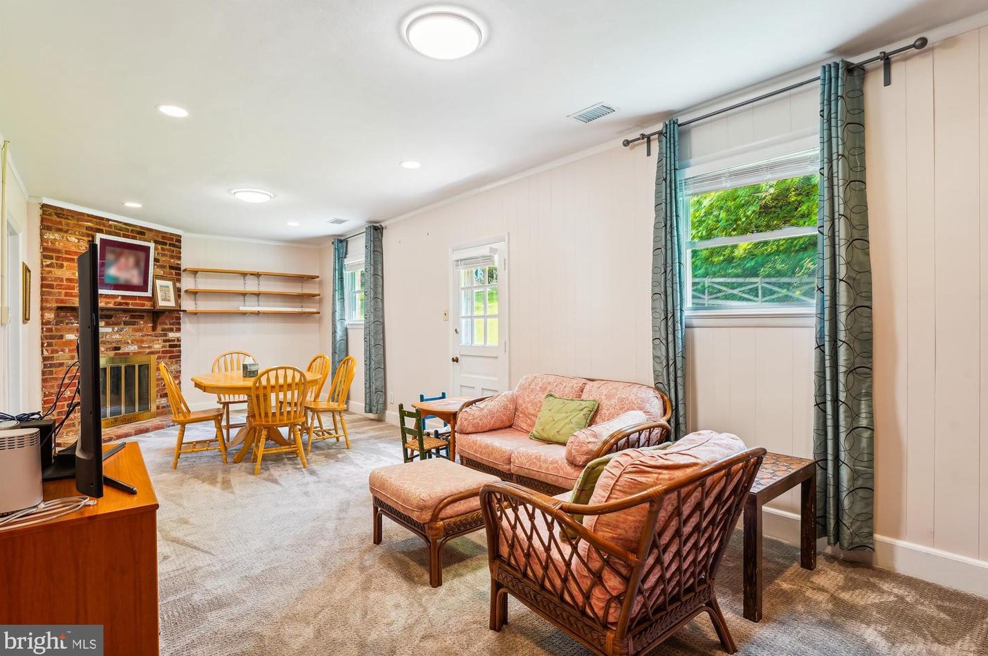 17809 Princess Anne Dr, Olney MD  20832-2218 exterior