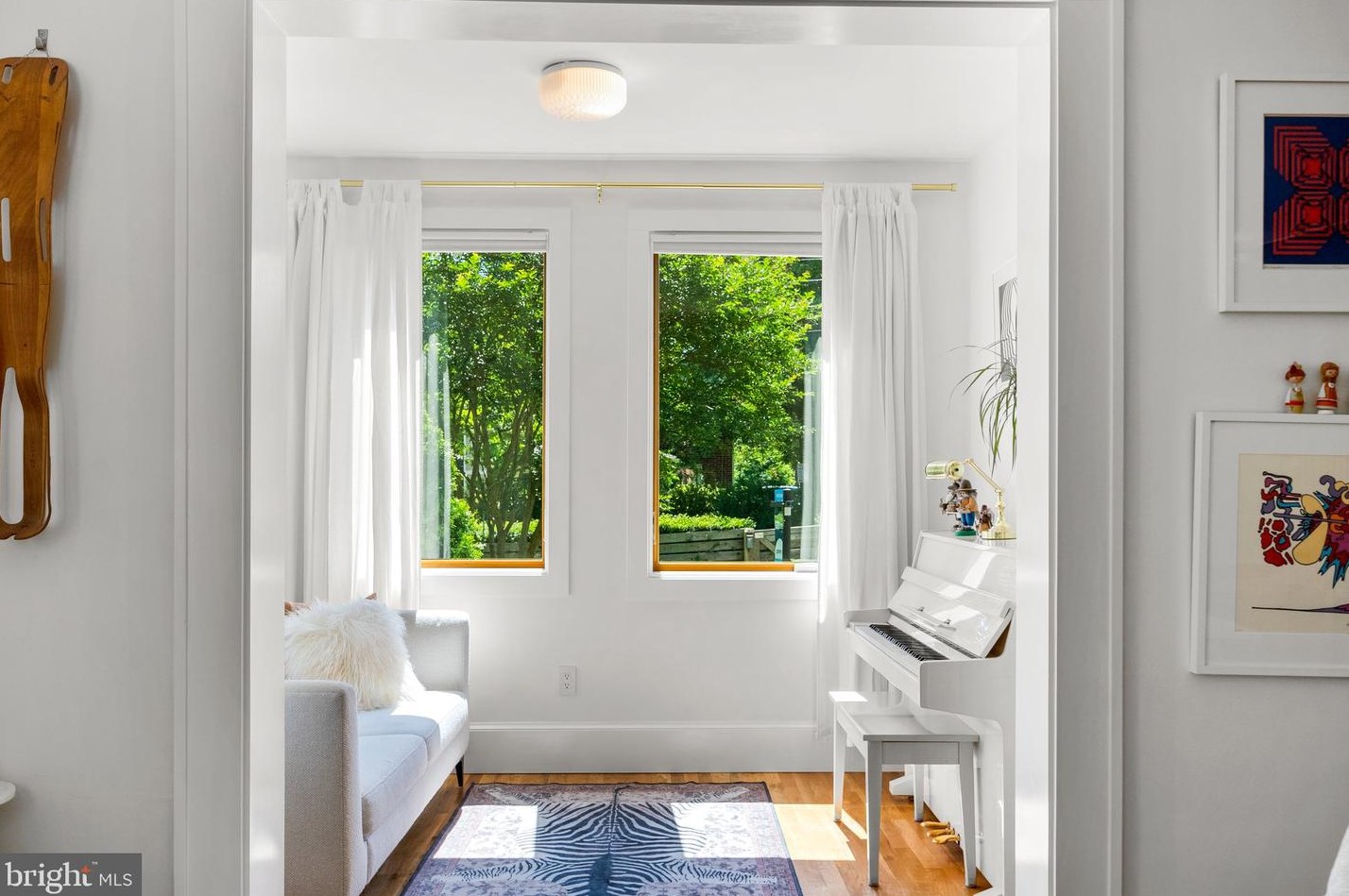 609 Pershing Dr, Silver Spring MD 20910-4489 exterior