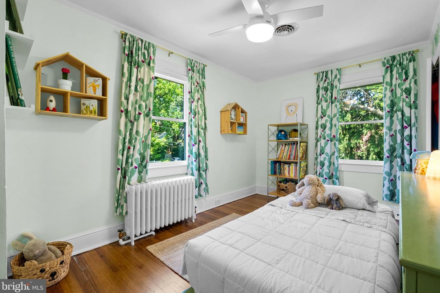 609 Pershing Dr, Silver Spring MD 20910-4489 exterior