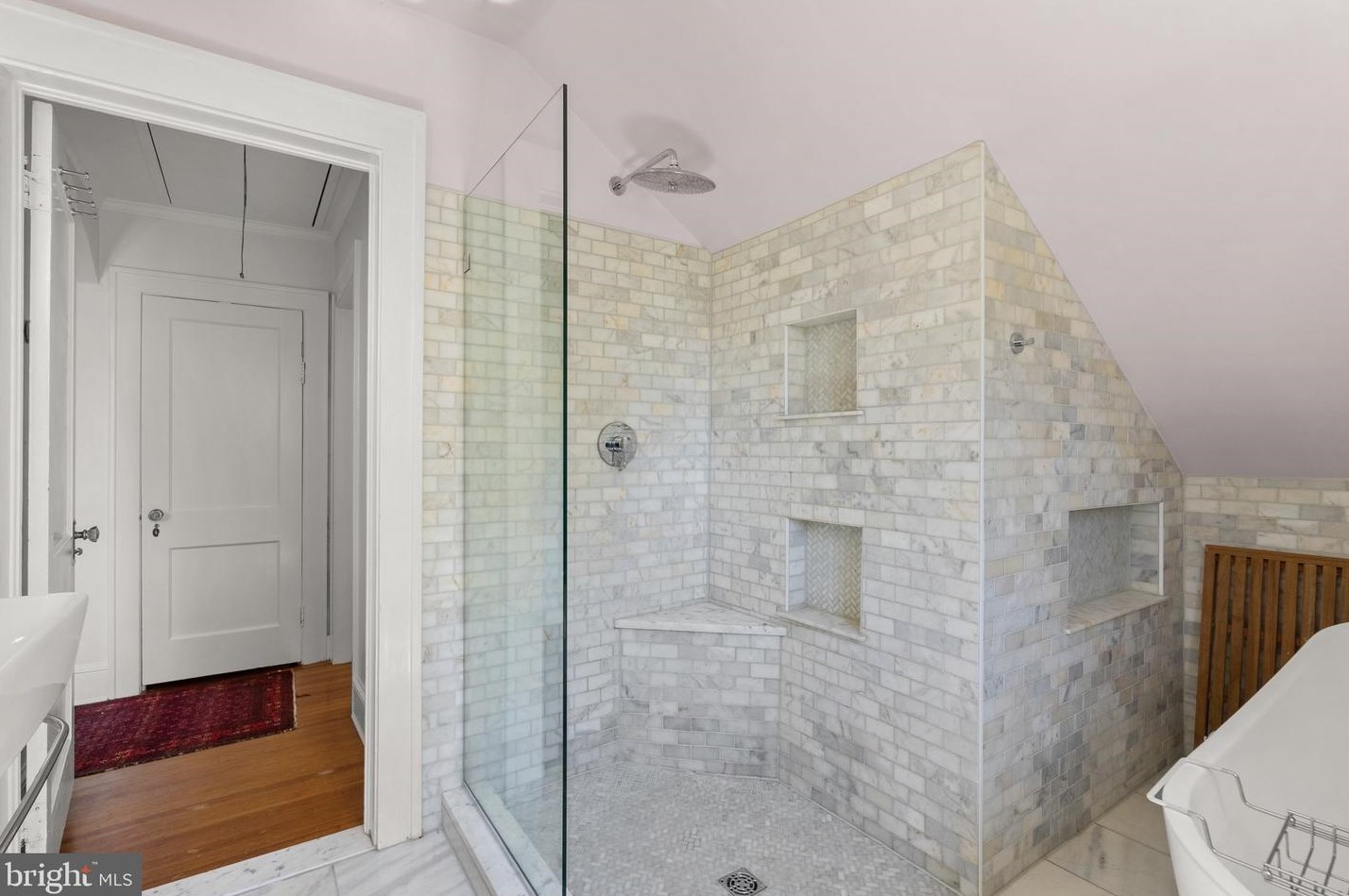 609 Pershing Dr, Silver Spring MD 20910-4489 exterior