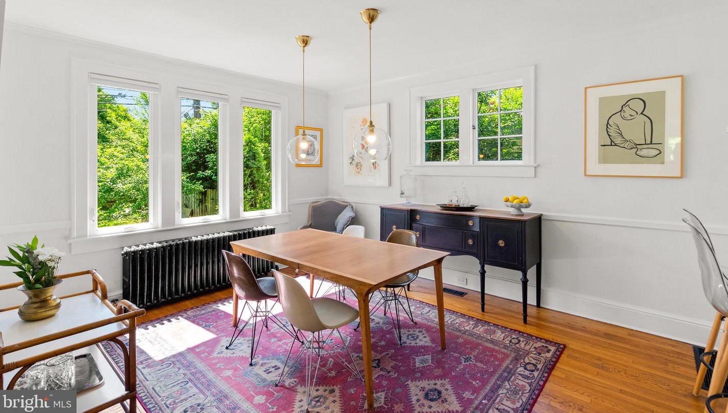 609 Pershing Dr, Silver Spring MD 20910-4489 exterior