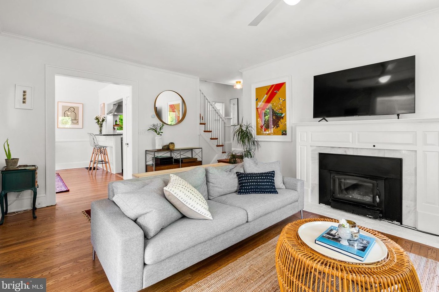 609 Pershing Dr, Silver Spring MD 20910-4489 exterior