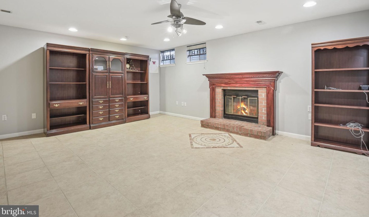 2041 Featherwood St, Silver Spring MD 20904-6637 exterior