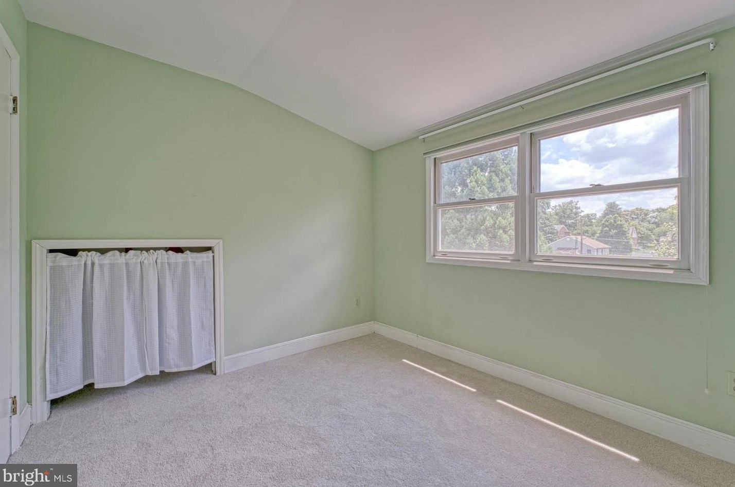 9925 Markham St, Silver Spring MD 20901-2233 exterior