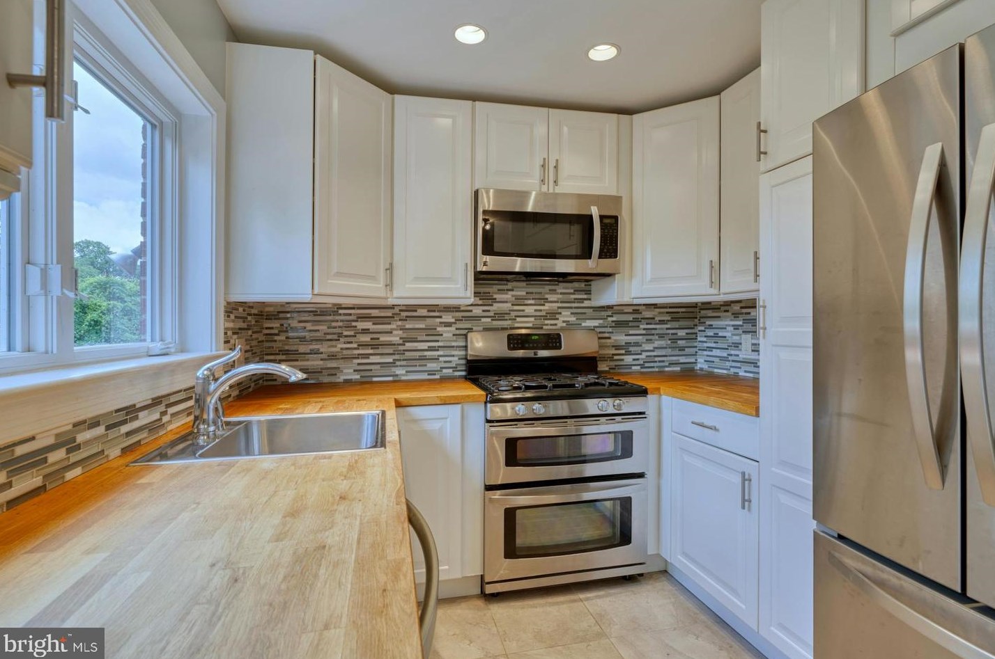 9925 Markham St, Silver Spring MD 20901-2233 exterior