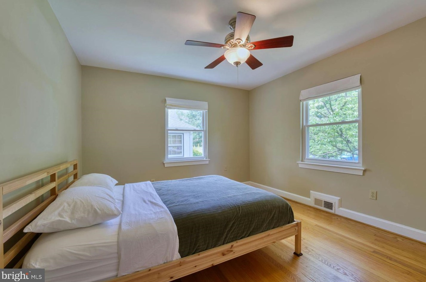 9925 Markham St, Silver Spring MD 20901-2233 exterior