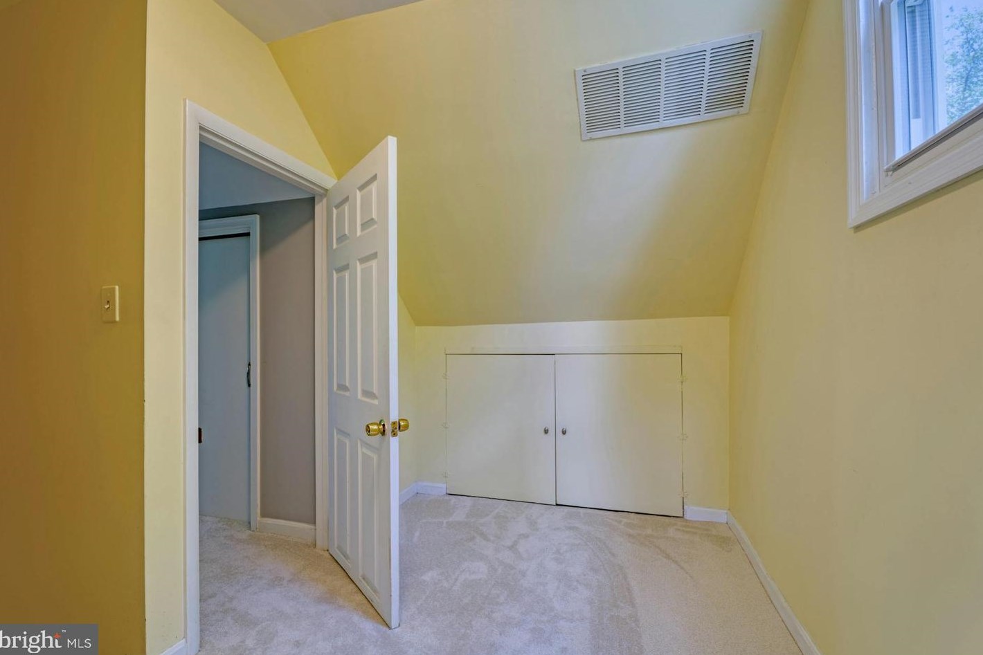 9925 Markham St, Silver Spring MD 20901-2233 exterior