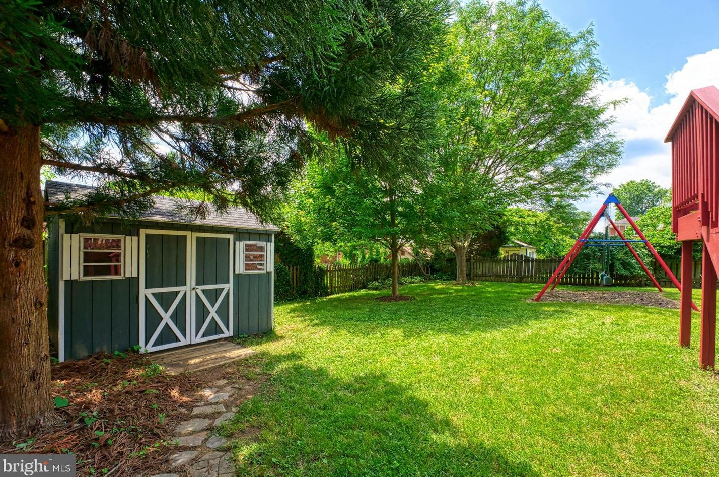 9925 Markham St, Silver Spring MD 20901-2233 exterior