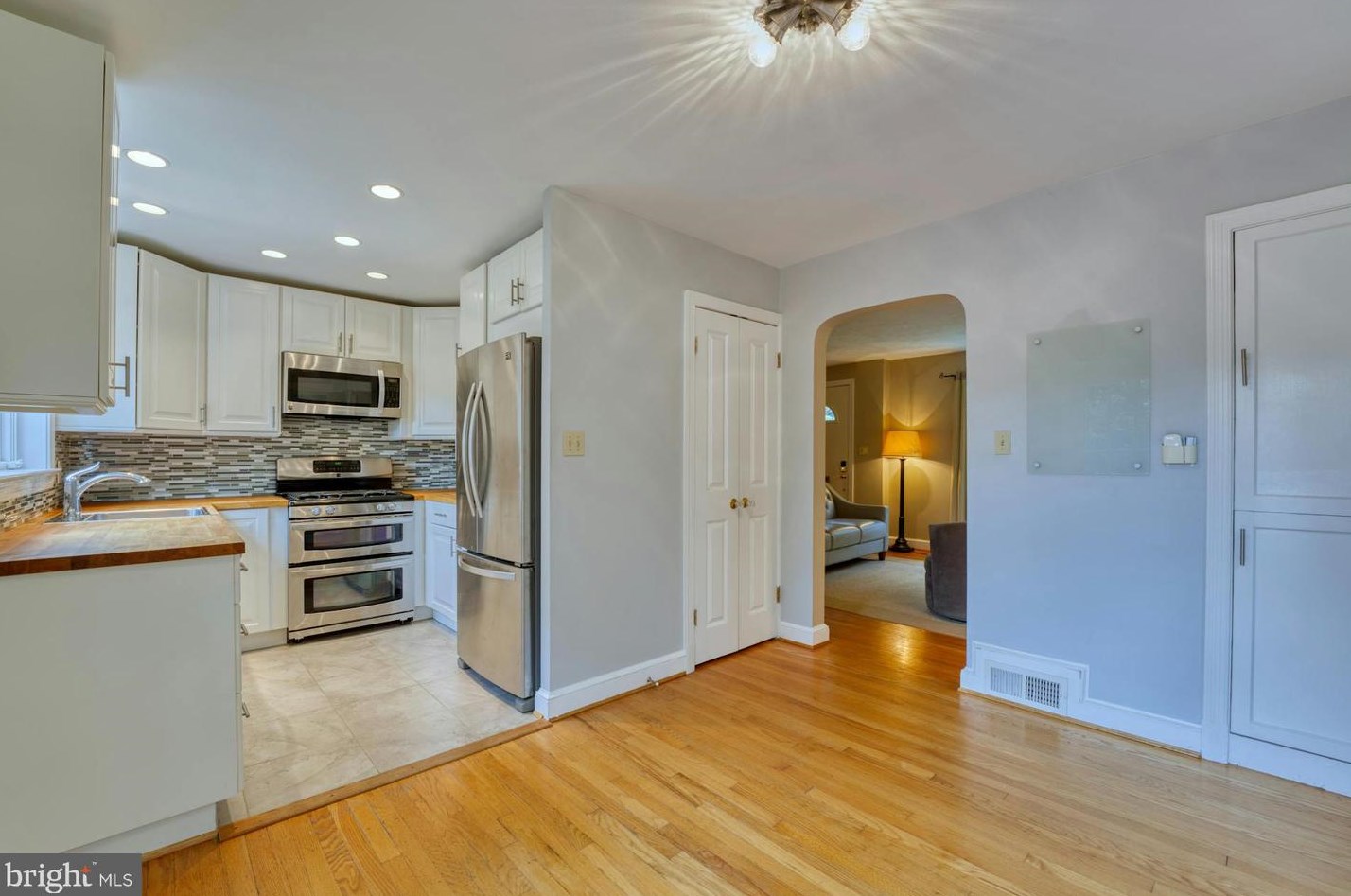 9925 Markham St, Silver Spring MD 20901-2233 exterior