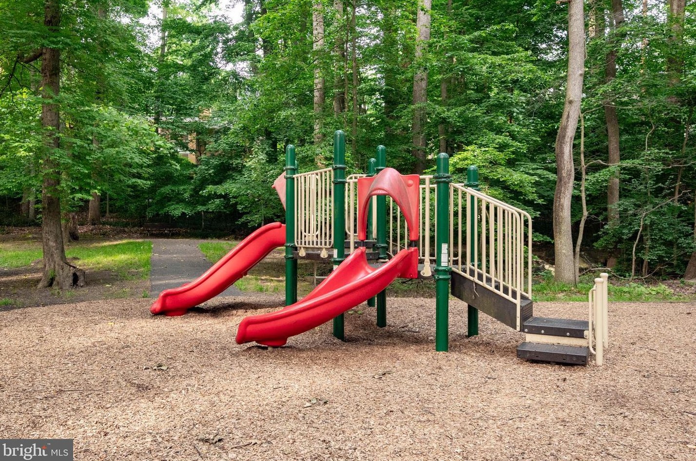 7320 Glenside Dr, Silver Spring MD 20912-7327 exterior