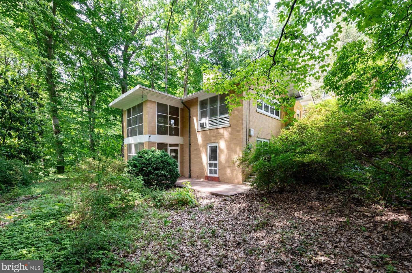 7320 Glenside Dr, Silver Spring MD 20912-7327 exterior