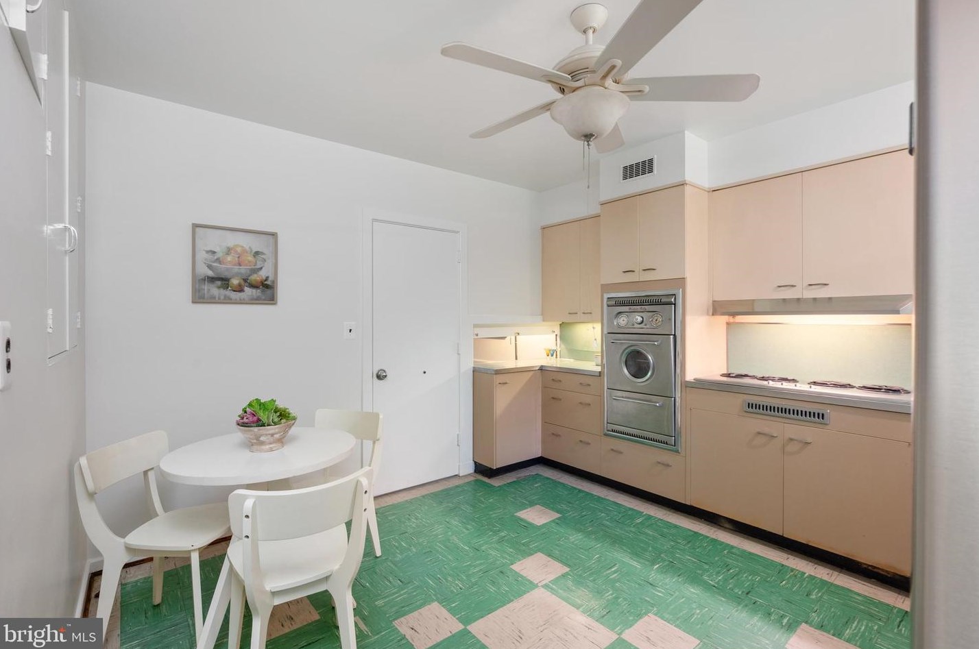 7320 Glenside Dr, Silver Spring MD 20912-7327 exterior