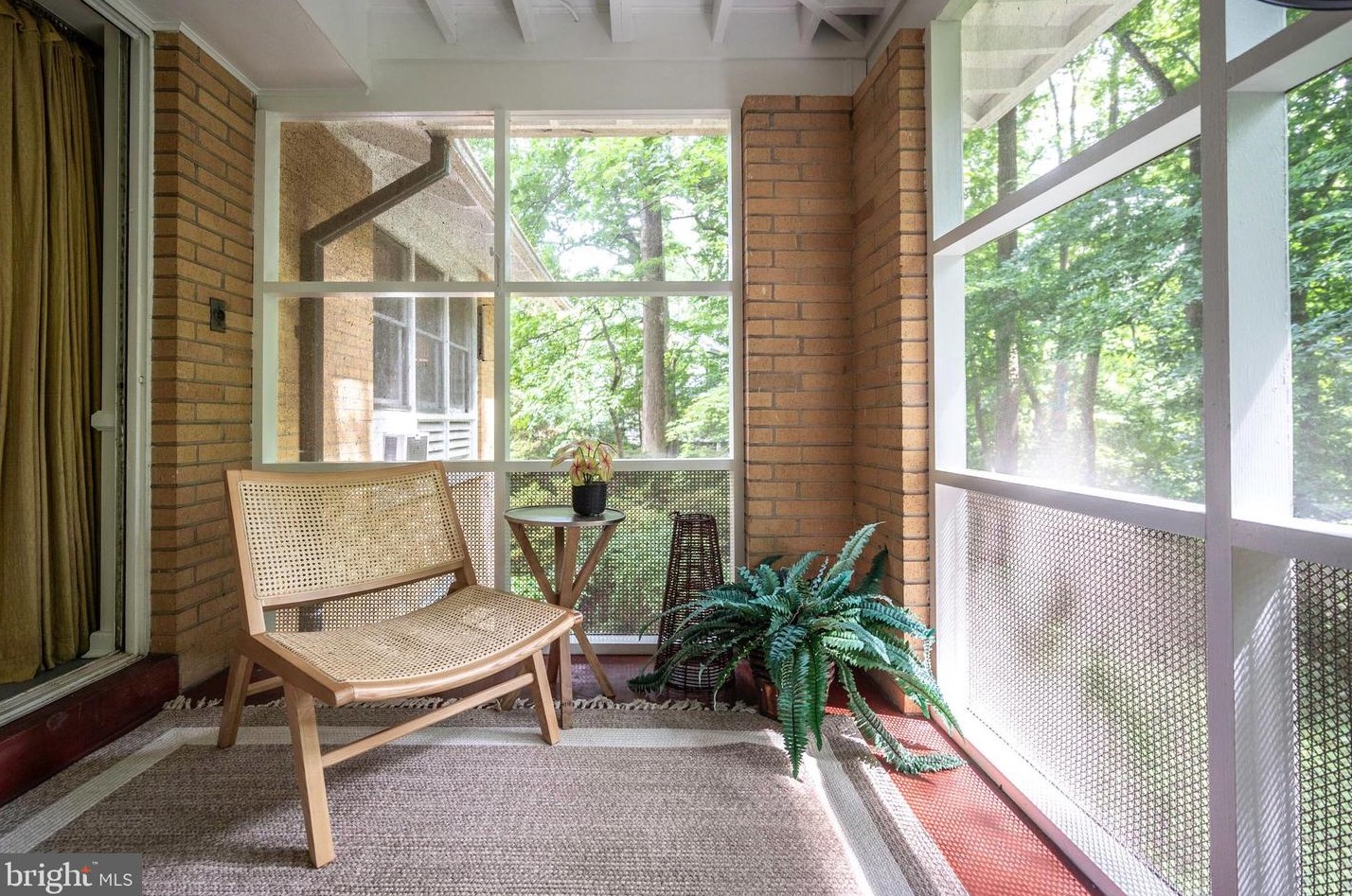 7320 Glenside Dr, Silver Spring MD 20912-7327 exterior