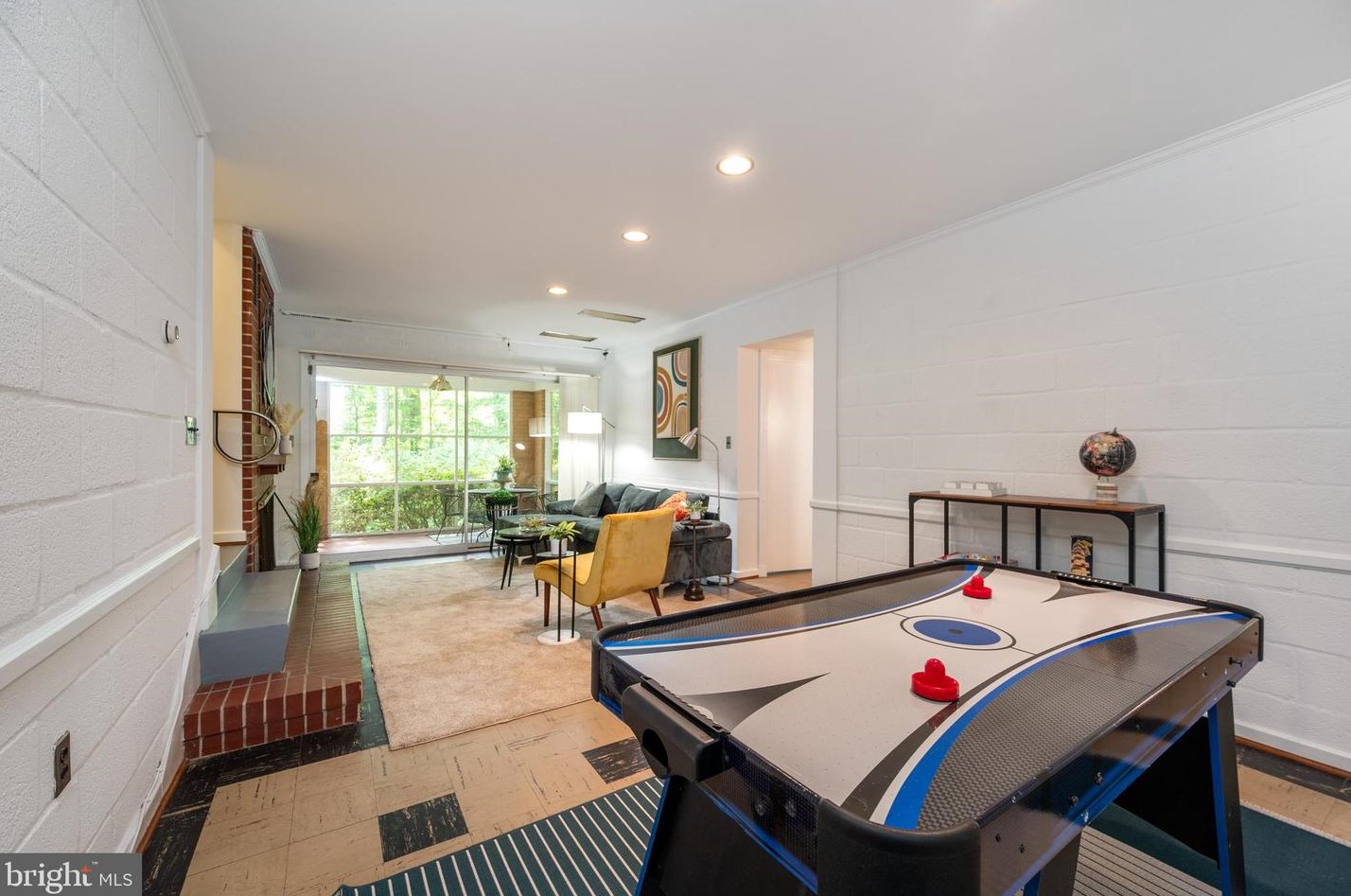 7320 Glenside Dr, Silver Spring MD 20912-7327 exterior