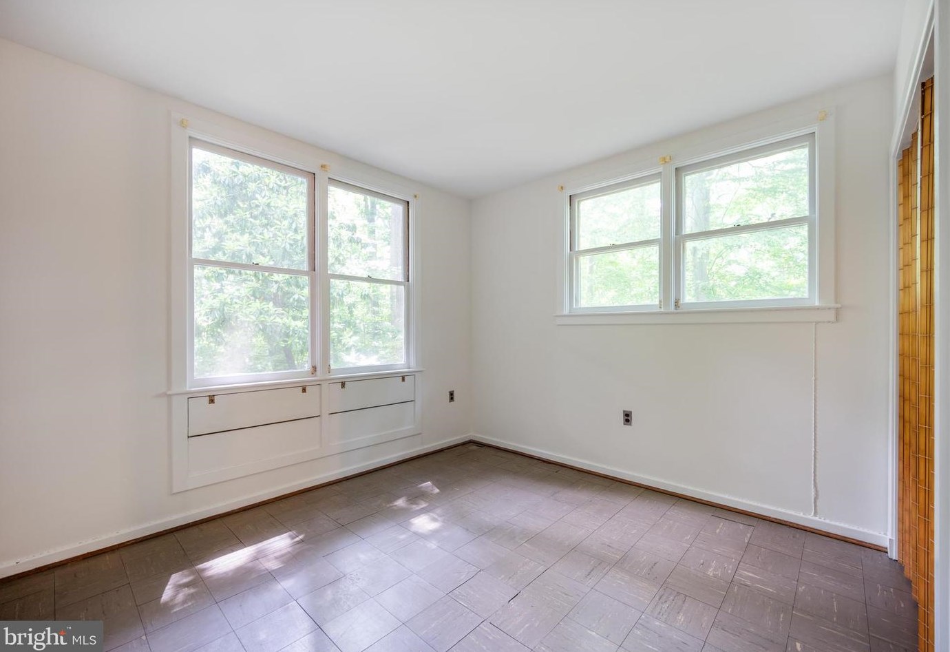 7320 Glenside Dr, Silver Spring MD 20912-7327 exterior