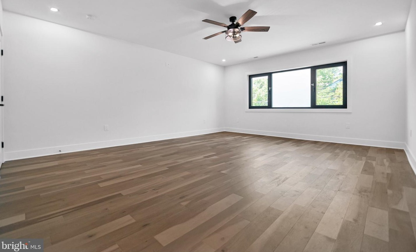 6725 Eastern Ave, Silver Spring MD  20912-4425 exterior