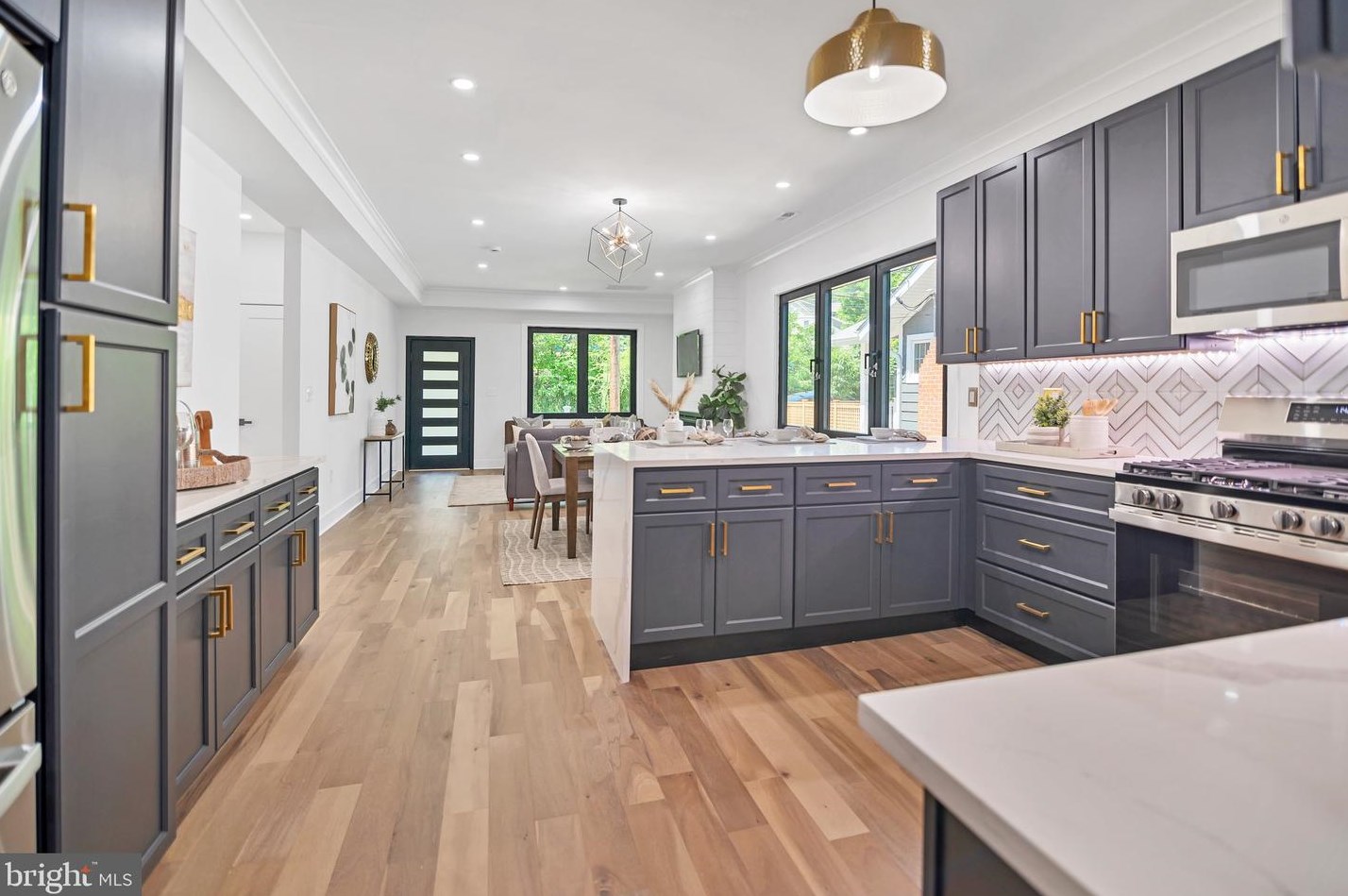 6725 Eastern Ave, Silver Spring MD  20912-4425 exterior