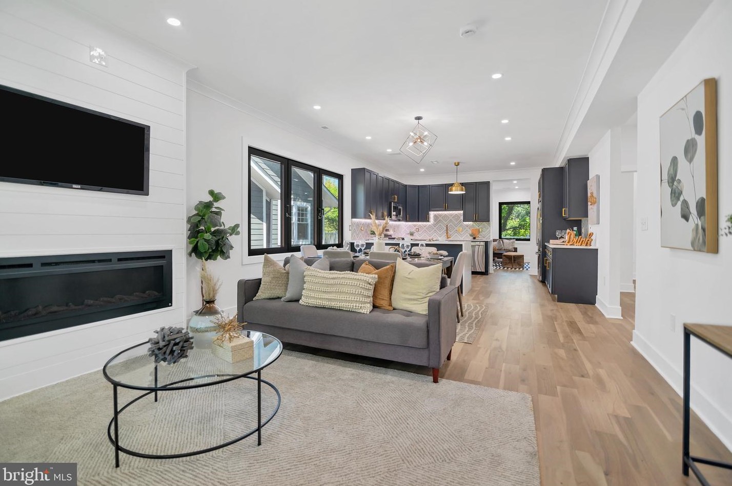 6725 Eastern Ave, Silver Spring MD  20912-4425 exterior