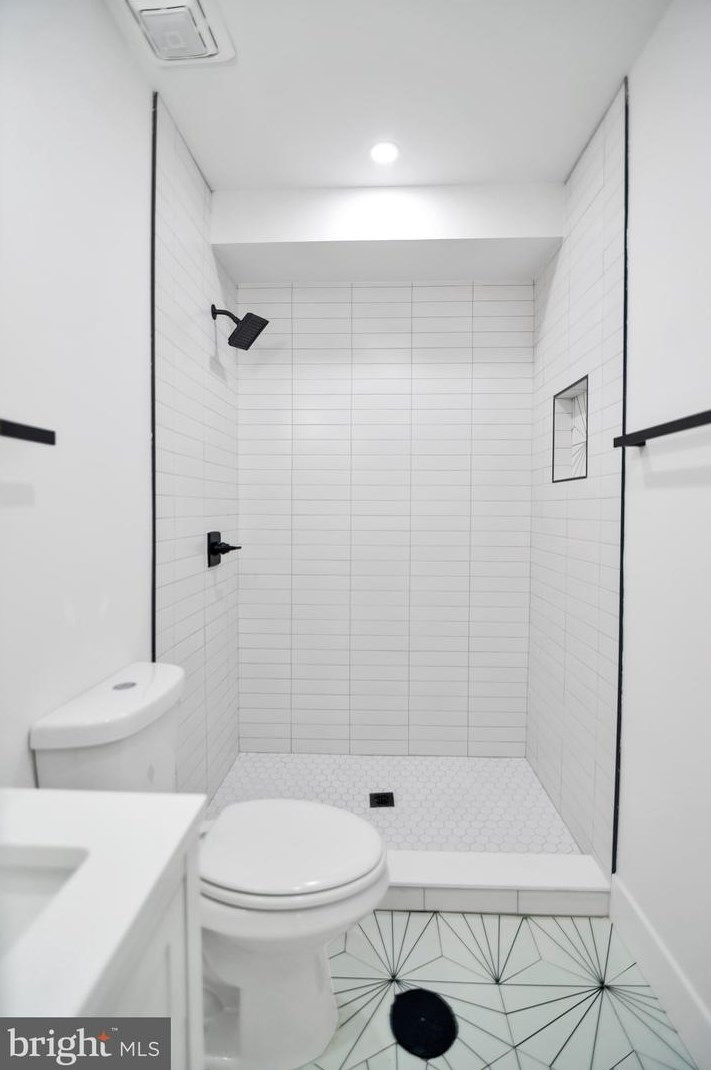 6725 Eastern Ave, Silver Spring MD  20912-4425 exterior