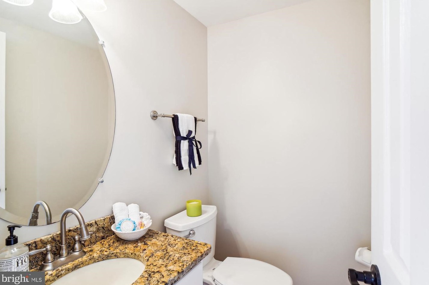 7421 Damascus Rd, Gaithersburg MD  20882-3301 exterior