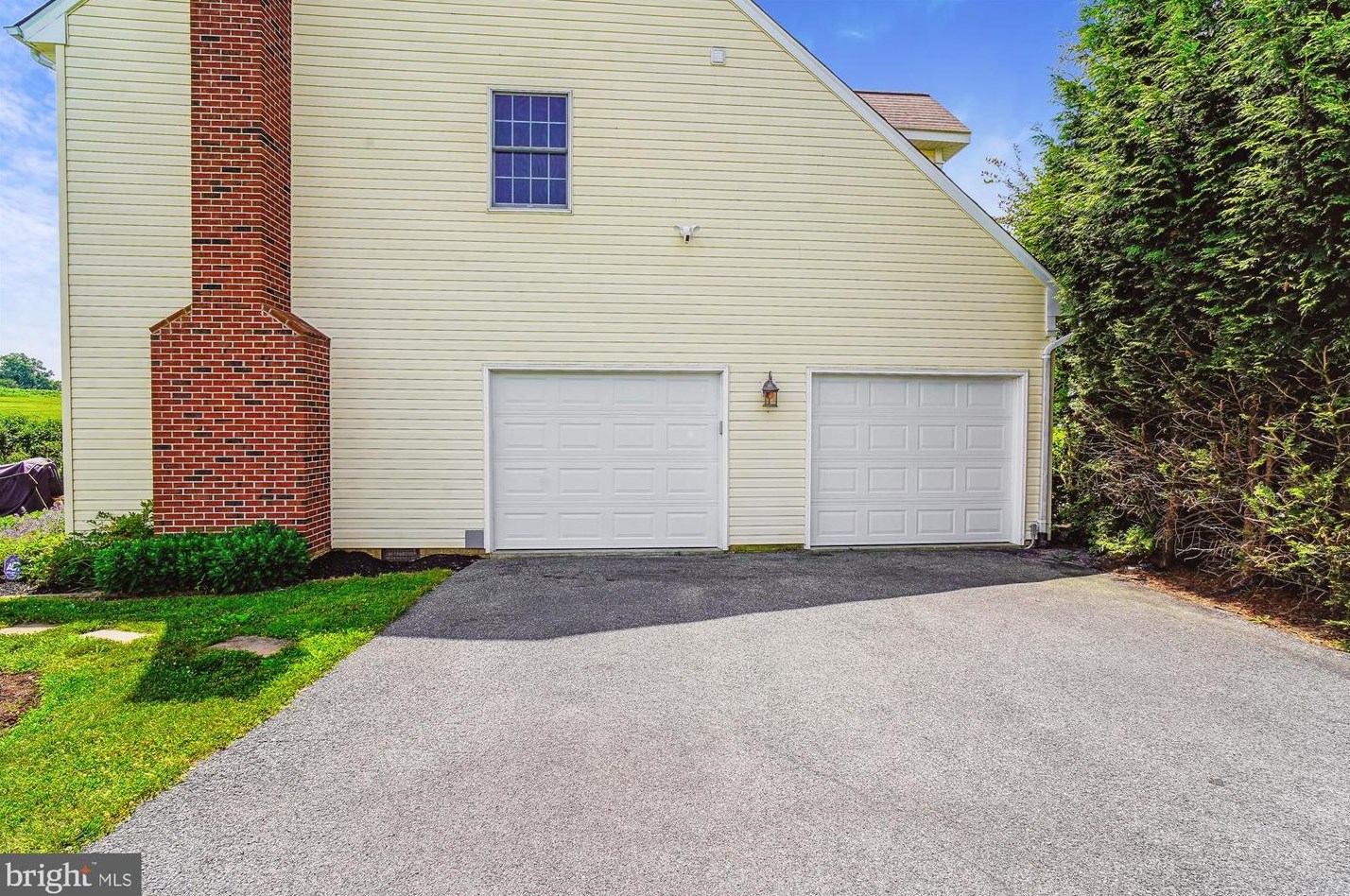 7421 Damascus Rd, Gaithersburg MD  20882-3301 exterior