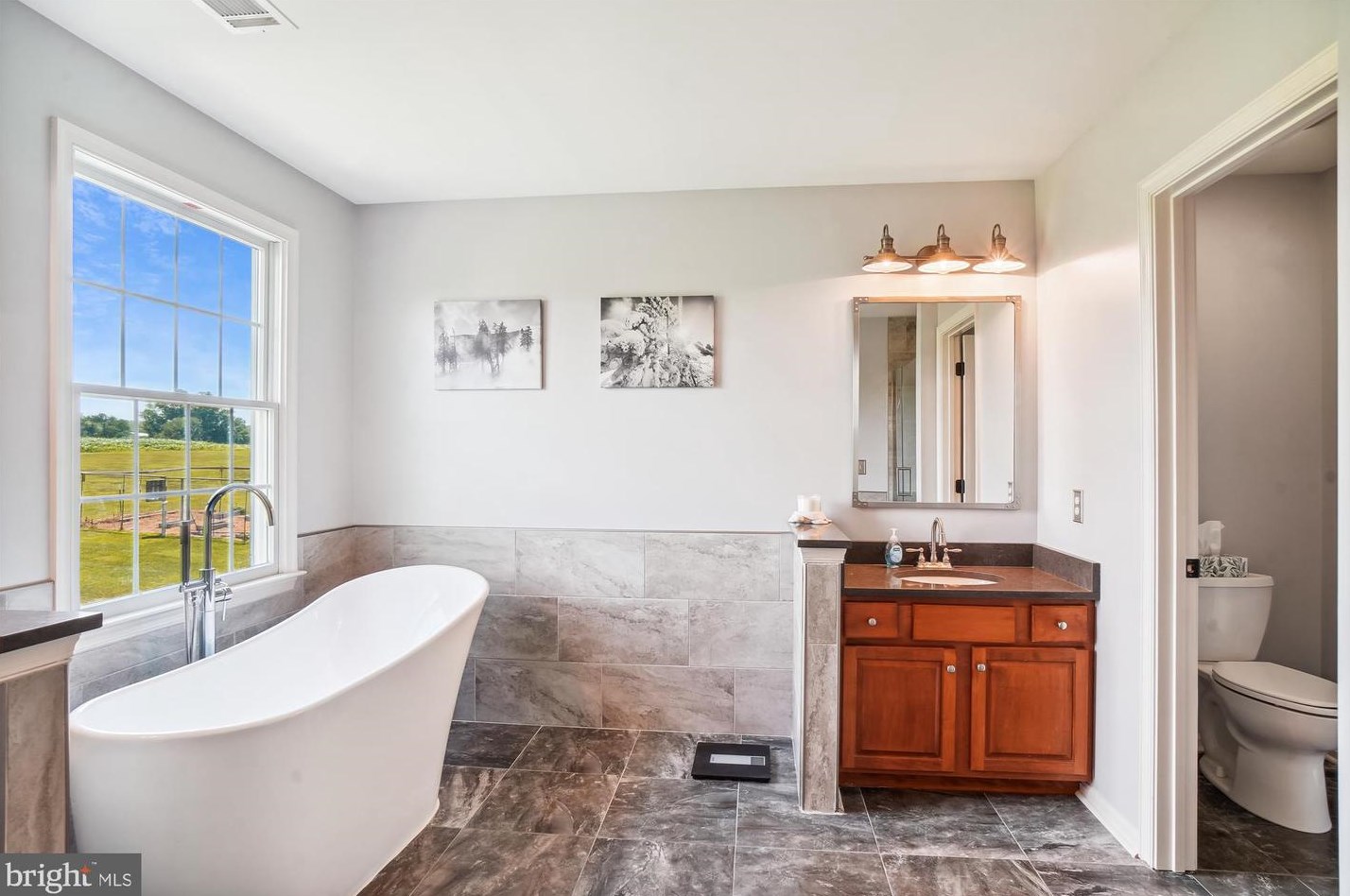 7421 Damascus Rd, Gaithersburg MD  20882-3301 exterior