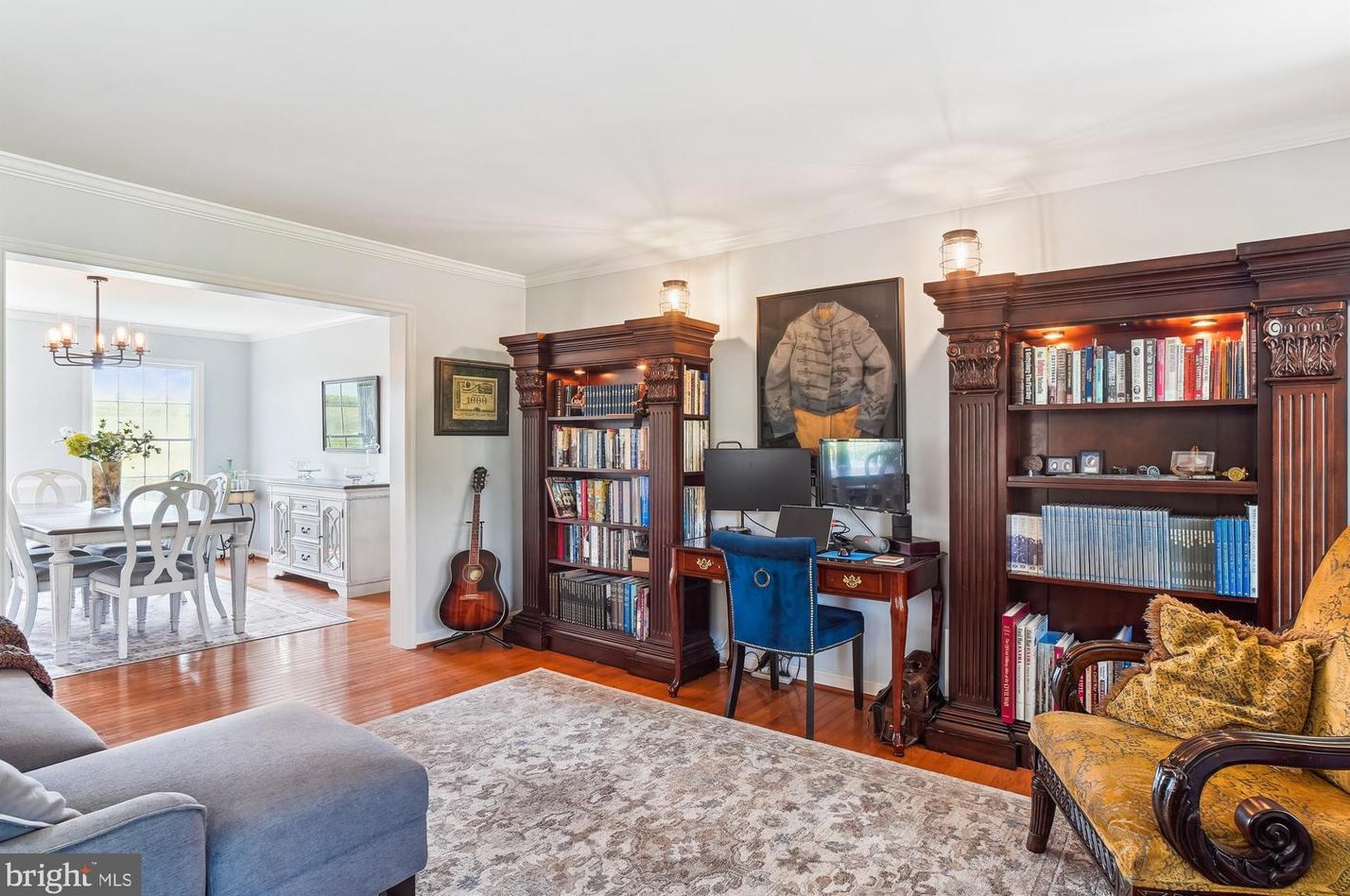 7421 Damascus Rd, Gaithersburg MD  20882-3301 exterior