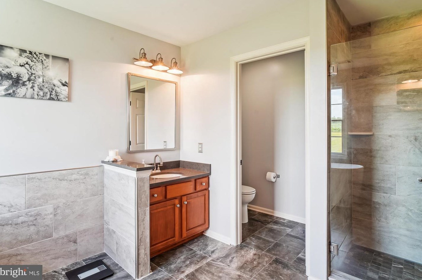 7421 Damascus Rd, Gaithersburg MD  20882-3301 exterior