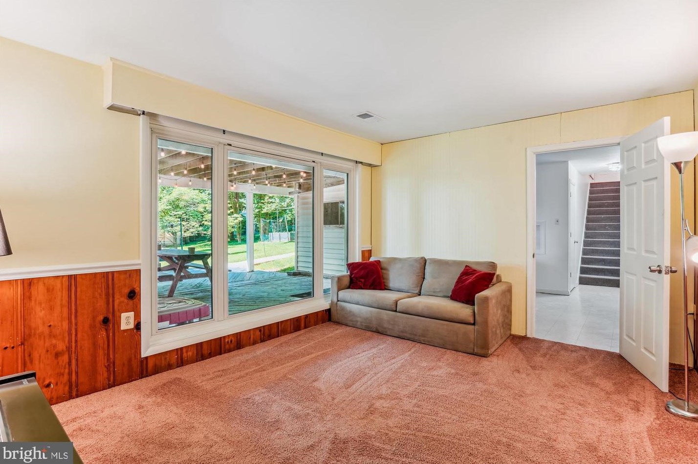 1213 Ednor Rd, Silver Spring MD 20905-5136 exterior