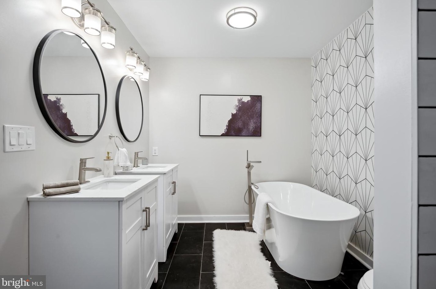 7316 New Hampshire Ave, Silver Spring MD 20905-5625 exterior