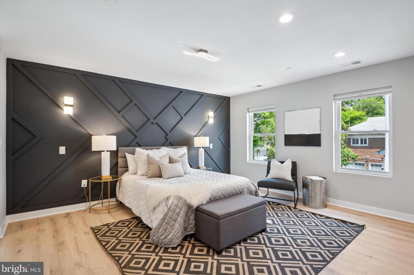 7316 New Hampshire Ave, Silver Spring MD 20905-5625 exterior