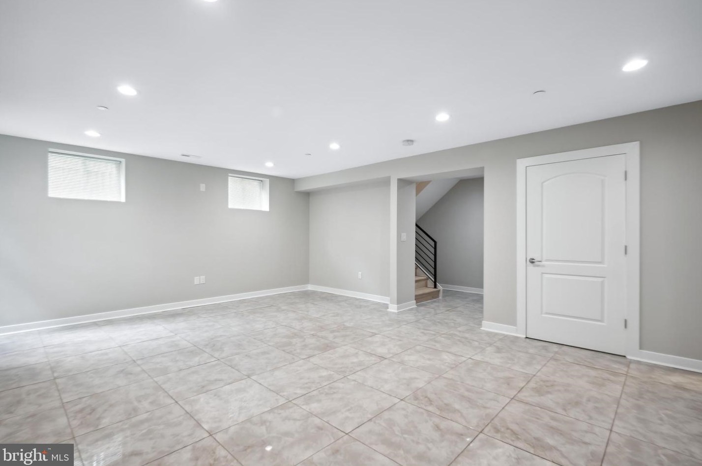 7316 New Hampshire Ave, Silver Spring MD 20905-5625 exterior