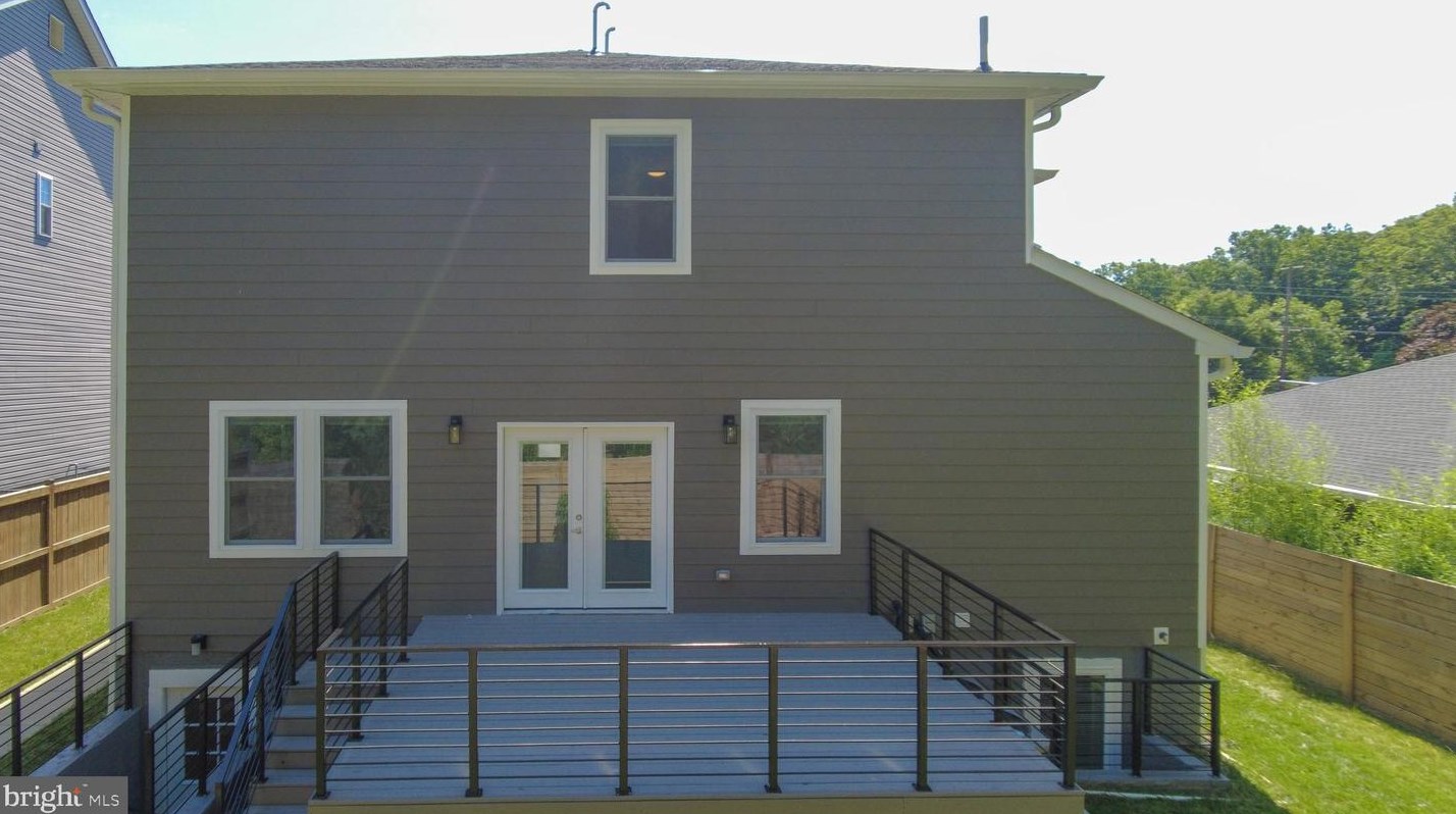 7316 New Hampshire Ave, Silver Spring MD 20905-5625 exterior