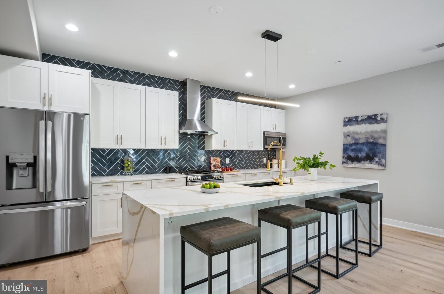 7316 New Hampshire Ave, Silver Spring MD 20905-5625 exterior