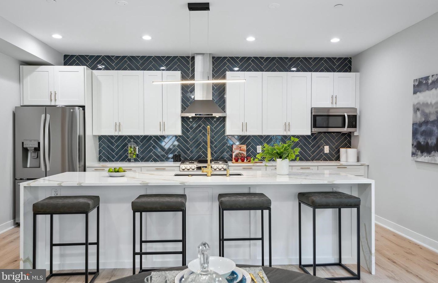 7316 New Hampshire Ave, Silver Spring MD 20905-5625 exterior