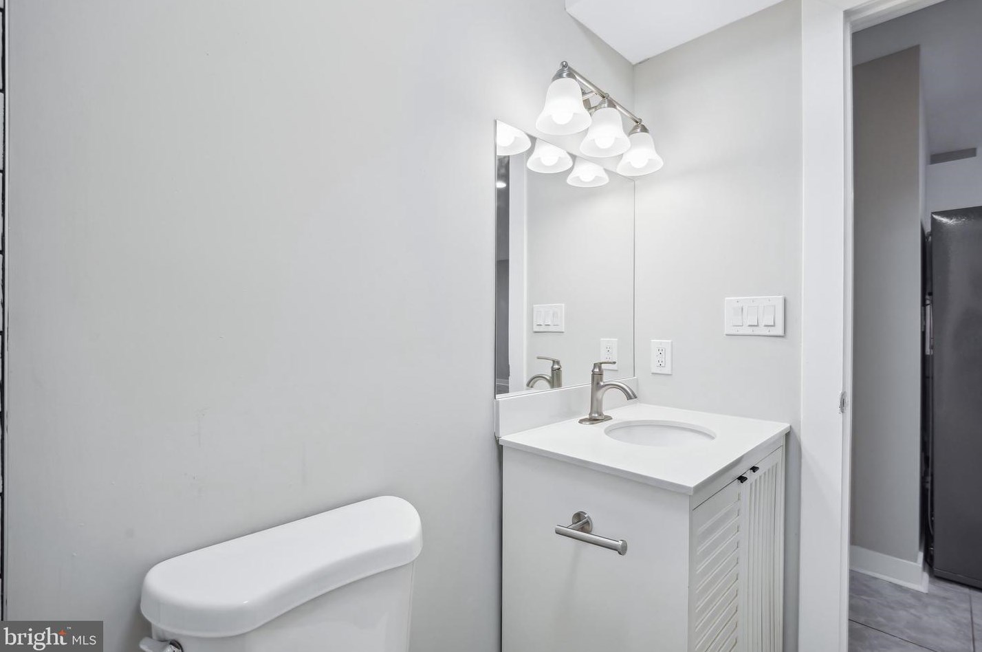 7316 New Hampshire Ave, Silver Spring MD 20905-5625 exterior