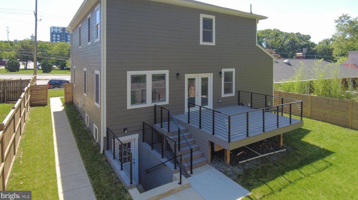 7316 New Hampshire Ave, Silver Spring MD 20905-5625 exterior