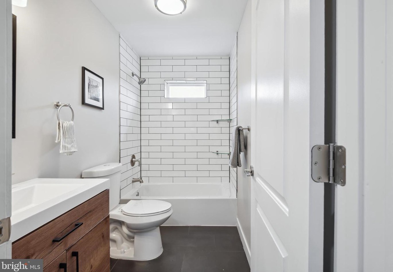 7316 New Hampshire Ave, Silver Spring MD 20905-5625 exterior