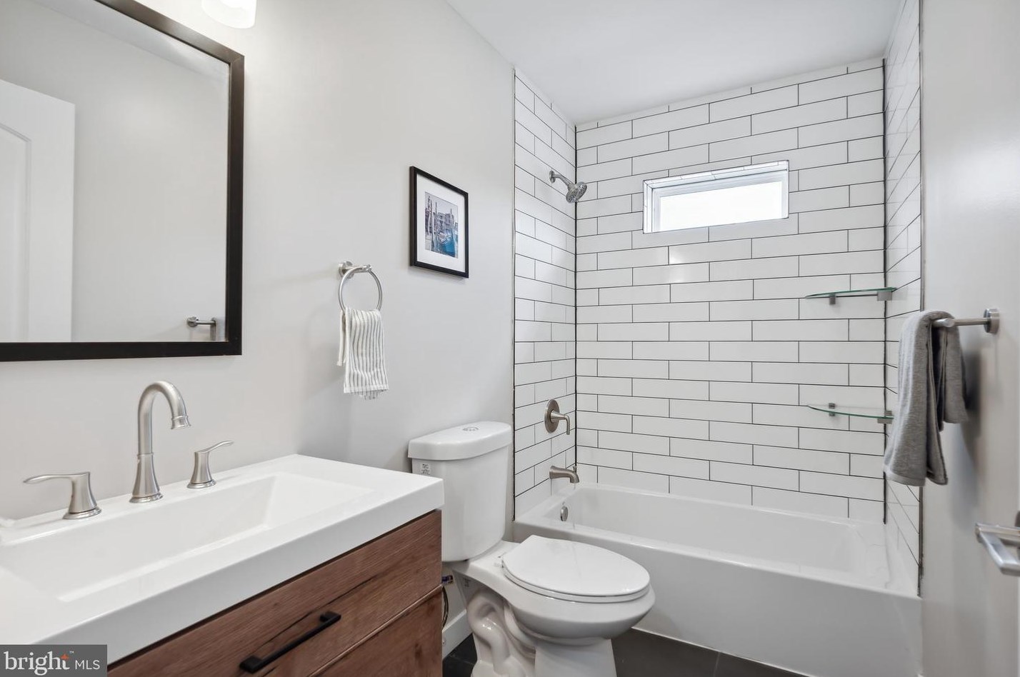 7316 New Hampshire Ave, Silver Spring MD 20905-5625 exterior