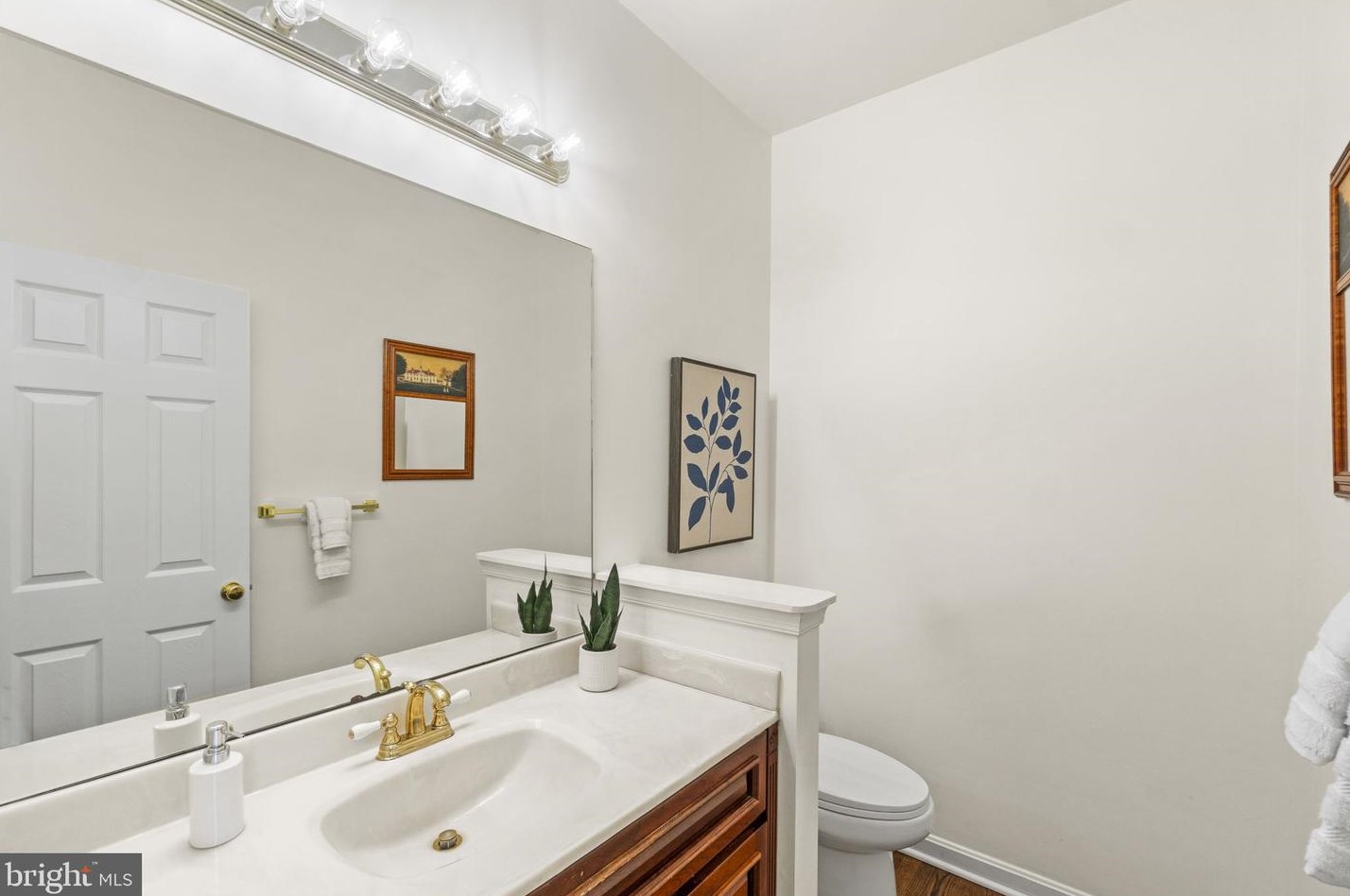 21046 Woodfield Rd, Gaithersburg MD 20882-1203 exterior