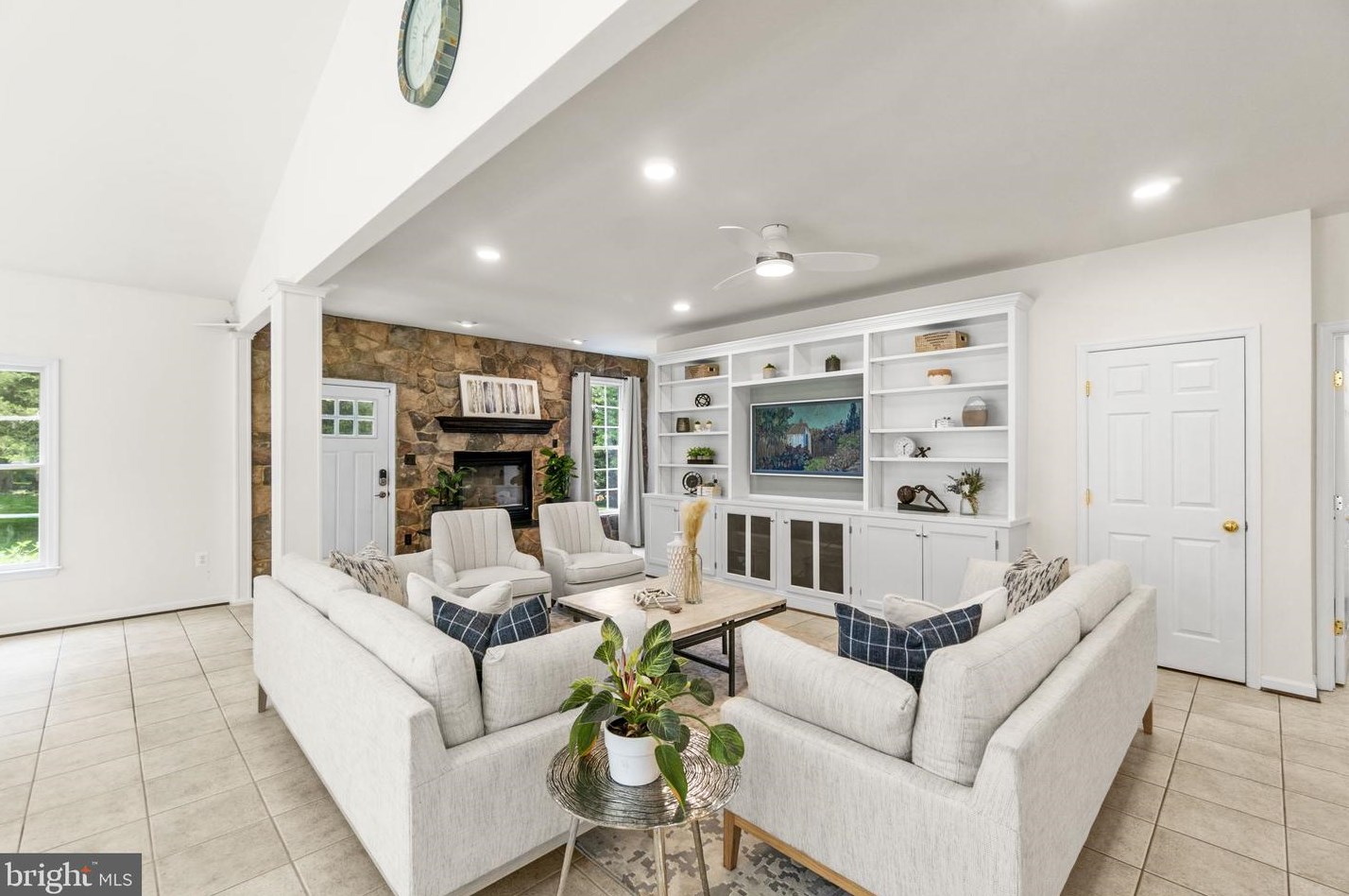 21046 Woodfield Rd, Gaithersburg MD 20882-1203 exterior